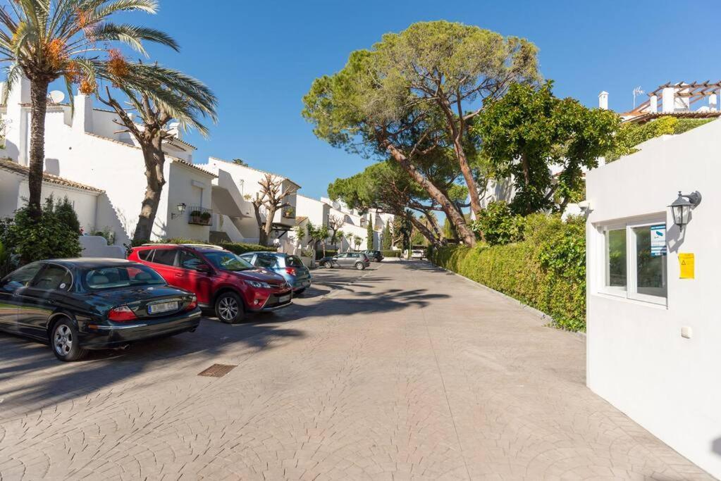 Incredible Luxury Location In Puerto Banus Beach For Families Marbella Zewnętrze zdjęcie